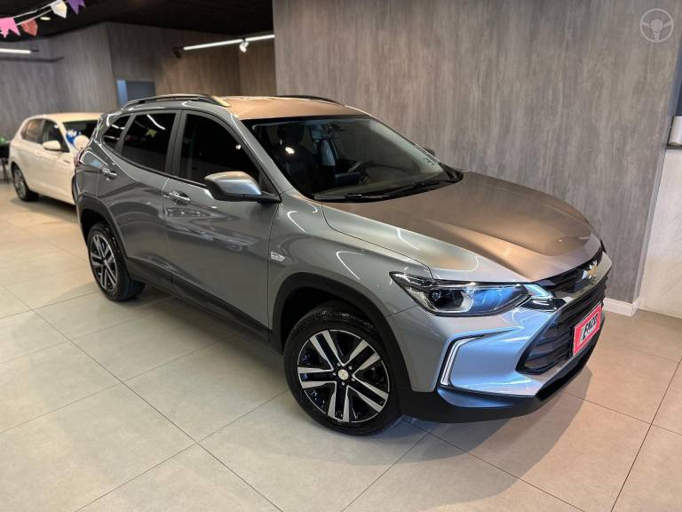 CHEVROLET - TRACKER 1.0 12V LT TURBO FLEX 4P AUTOMÁTICO - 2024/2025 - PRATA - R$ 129.900,00