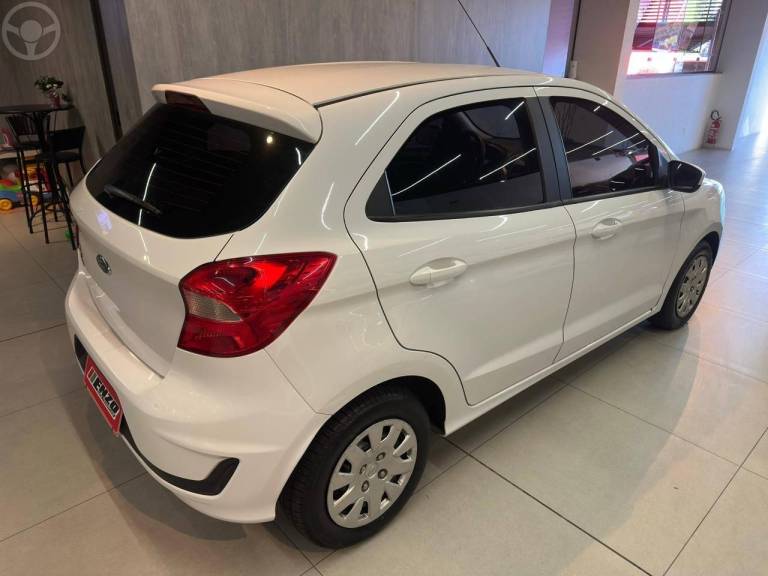 FORD - KA 1.0 SE PLUS 12V FLEX 4P MANUAL - 2018/2019 - BRANCA - R$ 48.900,00