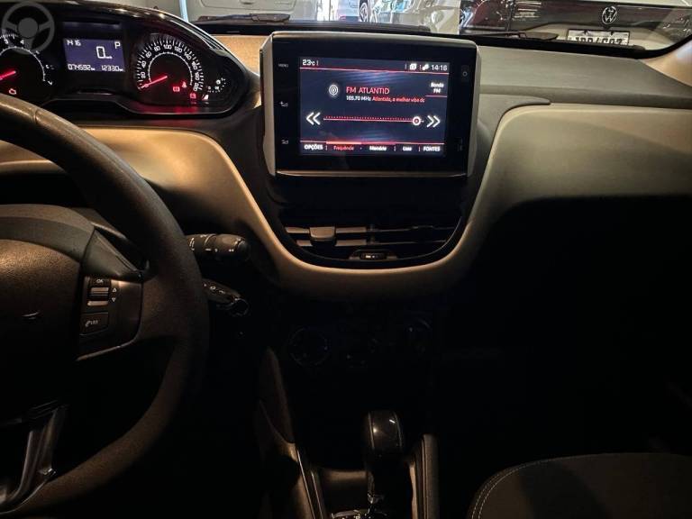 PEUGEOT - 2008 1.6 16V FLEX ALLURE 4P AUTOMÁTICO - 2019/2020 - MARROM - R$ 66.900,00