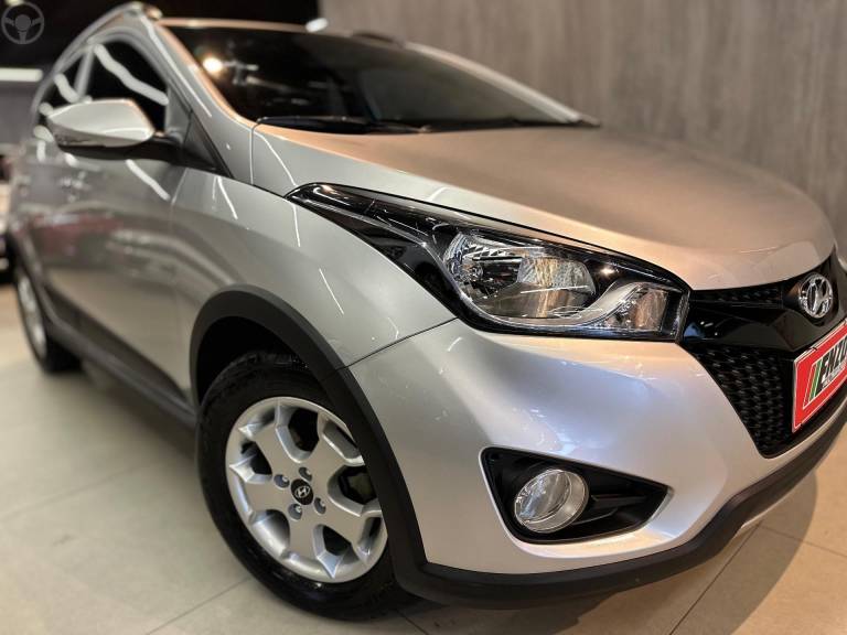 HYUNDAI - HB20X 1.6 16V PREMIUM FLEX 4P AUTOMÁTICO - 2014/2015 - PRATA - R$ 61.900,00