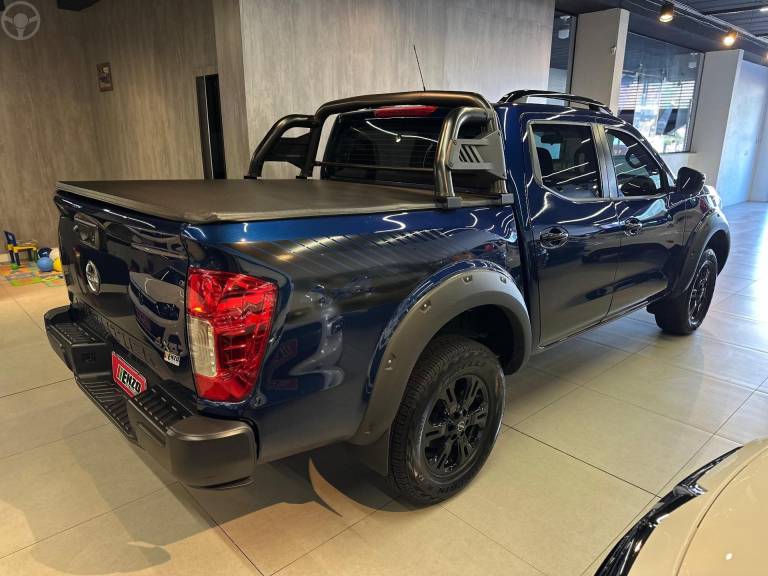 NISSAN - FRONTIER 2.3 ATTACK 4X4 CD BI-TURBO DIESEL 4P AUTOMÁTICO - 2024/2025 - AZUL - R$ 218.900,00