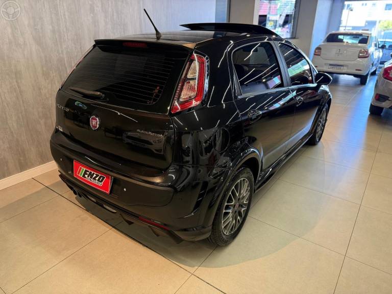 FIAT - PUNTO 1.8 BLACKMOTION 16V FLEX 4P MANUAL - 2013/2014 - PRETA - R$ 49.900,00