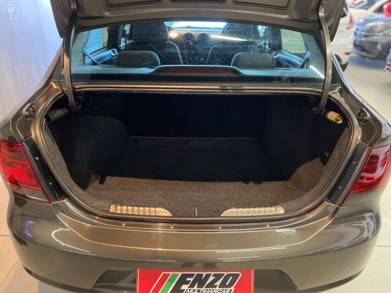 VOLKSWAGEN - VOYAGE 1.0 MI TRENDLINE 8V FLEX 4P MANUAL - 2010/2010 - CINZA - R$ 31.900,00