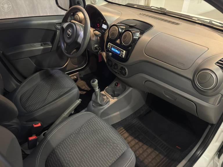 FIAT - PALIO 1.4 MPI ATTRACTIVE 8V FLEX 4P MANUAL - 2013/2013 - BRANCA - R$ 39.900,00