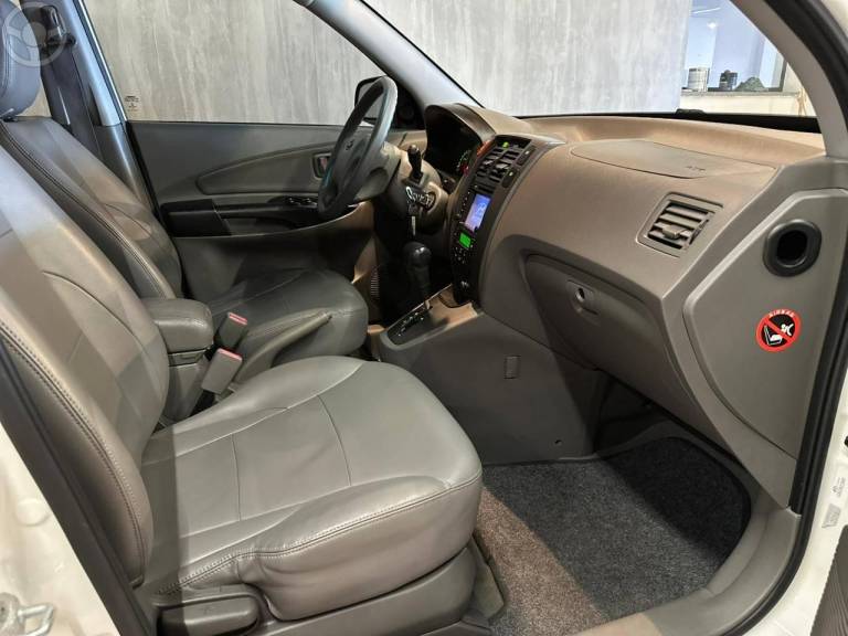 HYUNDAI - TUCSON 2.0 MPFI GLS 16V 143CV 2WD FLEX 4P AUTOMÁTICO - 2015/2016 - BRANCA - R$ 62.900,00