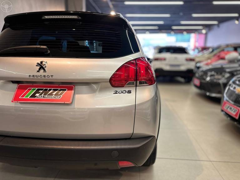 PEUGEOT - 2008 1.6 16V FLEX GRIFFE 4P AUTOMÁTICO - 2019/2020 - PRATA - R$ 82.900,00