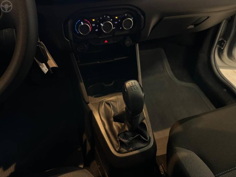 CITROËN - C3 1.0 LIVE PACK 6V 4P FLEX MANUAL - 2023/2023 - PRATA - R$ 66.900,00