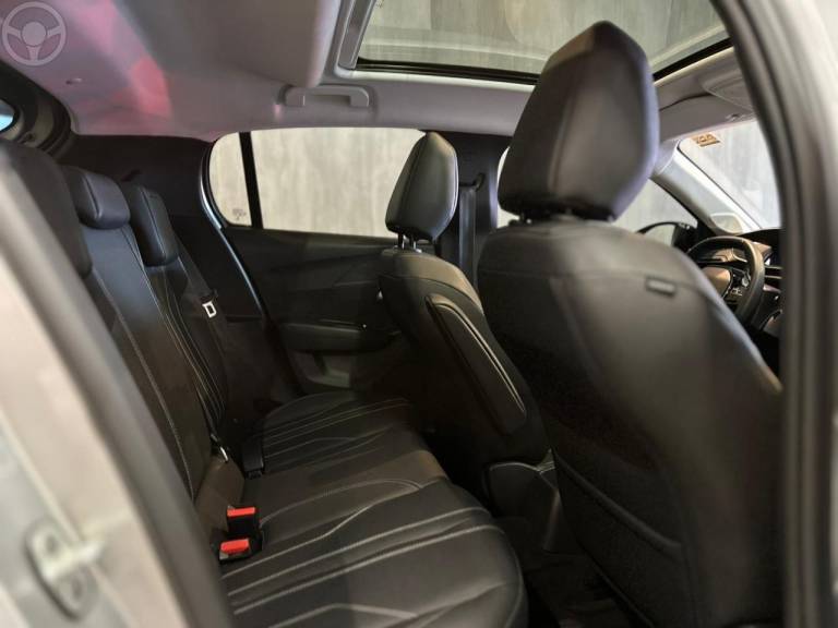PEUGEOT - 208 1.6 GRIFFE 16V FLEX 4P MANUAL - 2021/2021 - PRATA - R$ 85.900,00