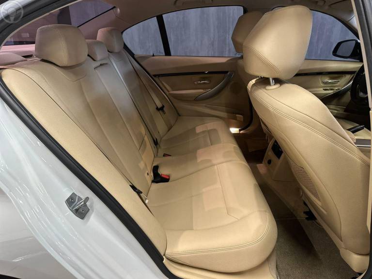 BMW - 320I 2.0 16V TURBO ACTIVE FLEX 4P AUTOMÁTICO - 2018/2018 - BRANCA - R$ 119.900,00