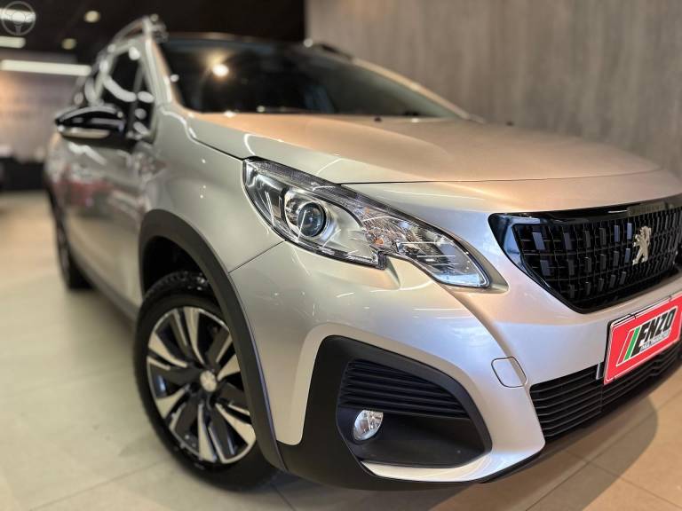 PEUGEOT - 2008 1.6 16V FLEX GRIFFE 4P AUTOMÁTICO - 2019/2020 - PRATA - R$ 82.900,00