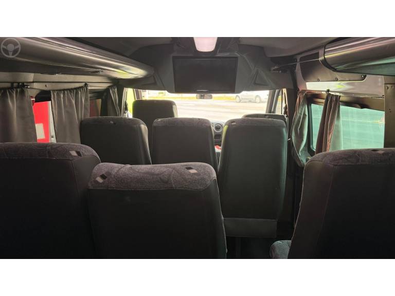 RENAULT - MASTER 2.3 DCI MINIBUS EXECUTIVE L3H2 1 16V DIESEL 4P MANUAL - 2019/2020 - BRANCA - R$ 214.900,00