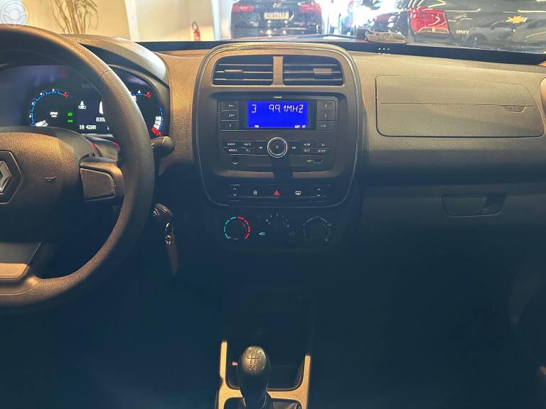 RENAULT - KWID 1.0 12V SCE FLEX ZEN MANUAL - 2021/2022 - BRANCA - R$ 51.900,00