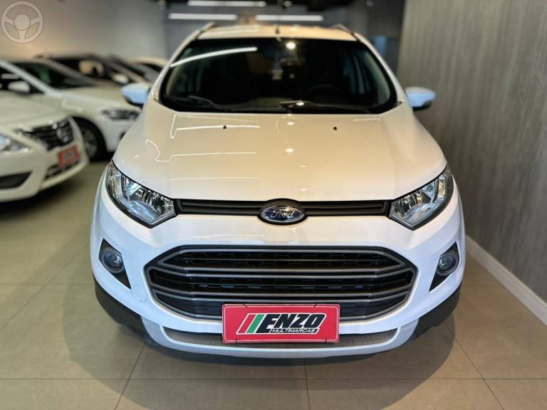 FORD - ECOSPORT 1.6 FREESTYLE 8V FLEX 4P MANUAL - 2016/2017 - BRANCA - R$ 63.900,00