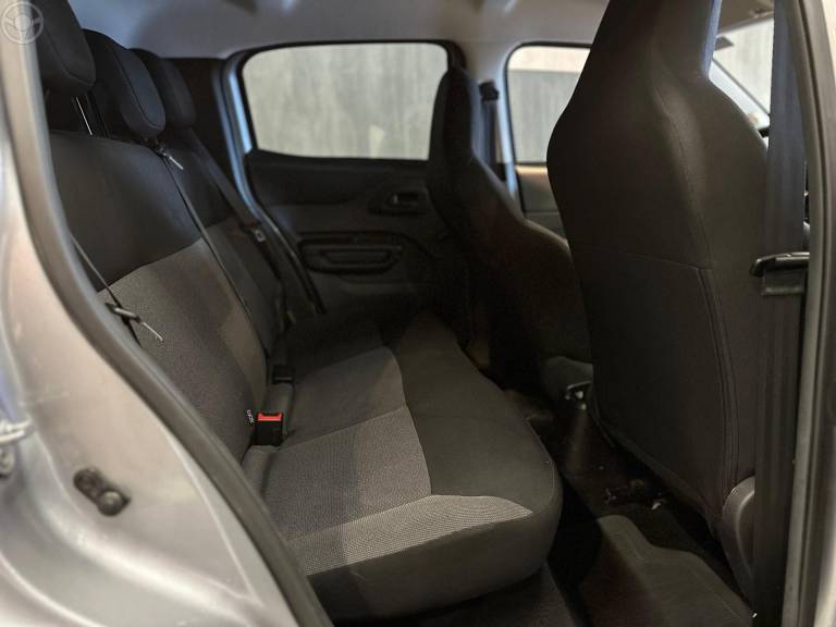 CITROËN - C3 1.0 LIVE PACK 6V 4P FLEX MANUAL - 2023/2023 - PRATA - R$ 66.900,00