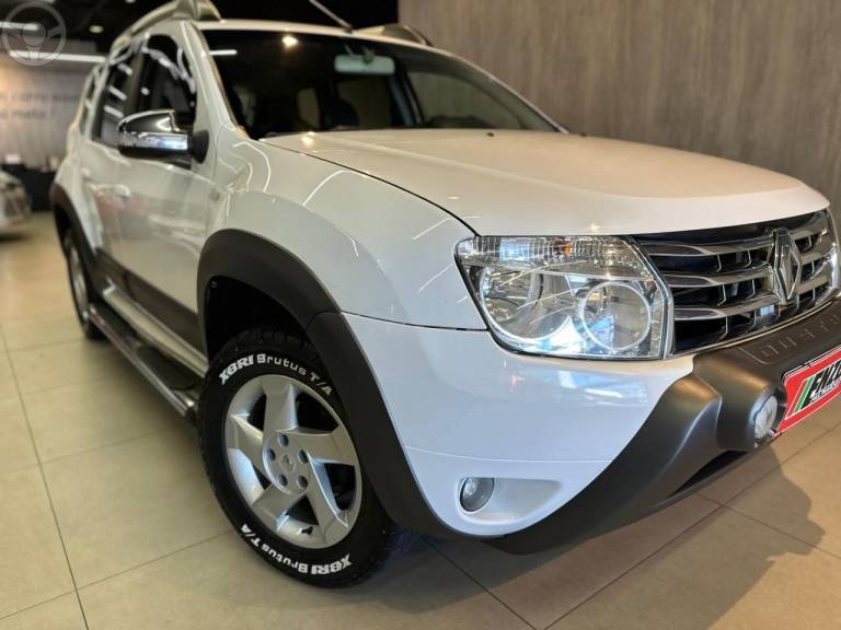 RENAULT - DUSTER 1.6 4X2 16V FLEX 4P MANUAL - 2014/2015 - BRANCA - R$ 56.900,00