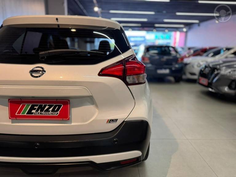 NISSAN - KICKS 1.6 16V FLEX SV 4P XTRONIC - 2016/2017 - BRANCA - R$ 78.900,00