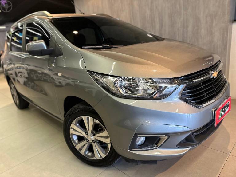 CHEVROLET - SPIN 1.8 PREMIER 8V FLEX 4P AUTOMÁTICO - 2023/2024 - PRATA - R$ 116.900,00