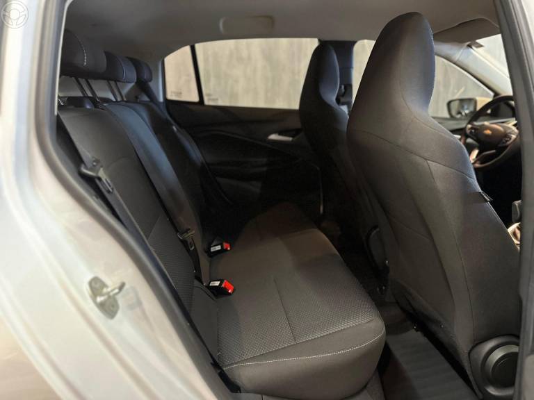 CHEVROLET - ONIX 1.0 LT2 FLEX 4P MANUAL - 2024/2024 - BRANCA - R$ 78.900,00