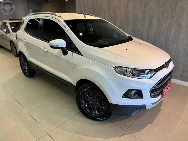 FORD - ECOSPORT 1.6 FREESTYLE 8V FLEX 4P MANUAL - 2016/2017 - BRANCA - R$ 63.900,00