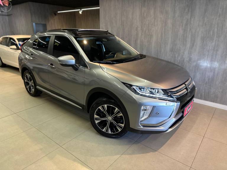 MITSUBISHI - ECLIPSE CROSS 1.5 HPE-S 16V 4P AUTOMÁTICO - 2021/2022 - PRATA - R$ 134.900,00