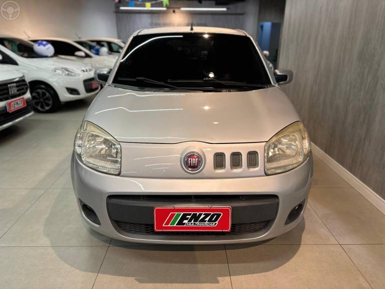 FIAT - UNO 1.0 EVO VIVACE 8V FLEX 4P MANUAL - 2013/2014 - PRATA - R$ 34.900,00