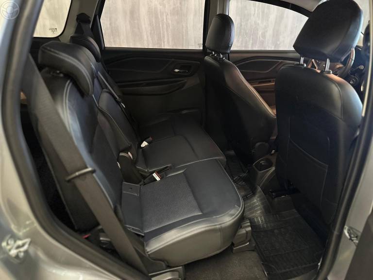 CHEVROLET - SPIN 1.8 PREMIER 8V FLEX 4P AUTOMÁTICO - 2023/2024 - PRATA - R$ 116.900,00