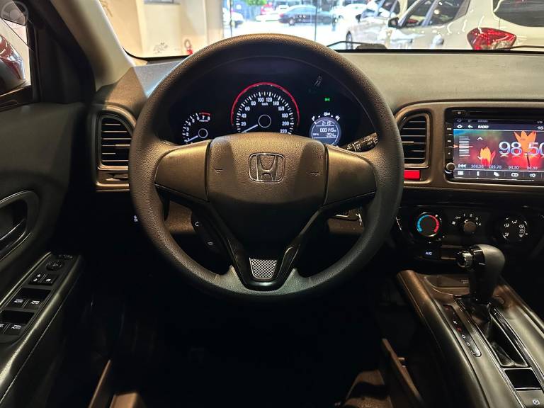 HONDA - HR-V 1.8 16V FLEX LX 4P AUTOMÁTICO - 2016/2016 - VERMELHA - R$ 86.900,00