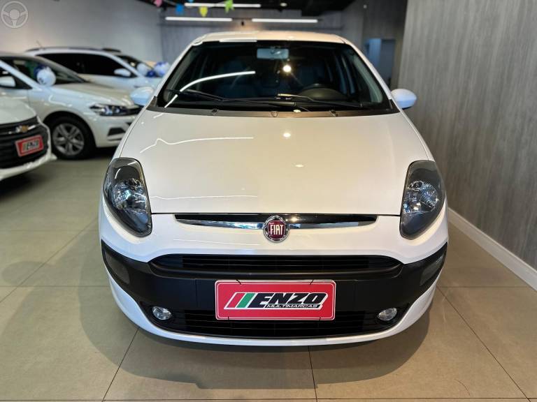 FIAT - PUNTO 1.4 ATTRACTIVE ITALIA 8V FLEX 4P MANUAL - 2015/2016 - BRANCA - R$ 44.900,00