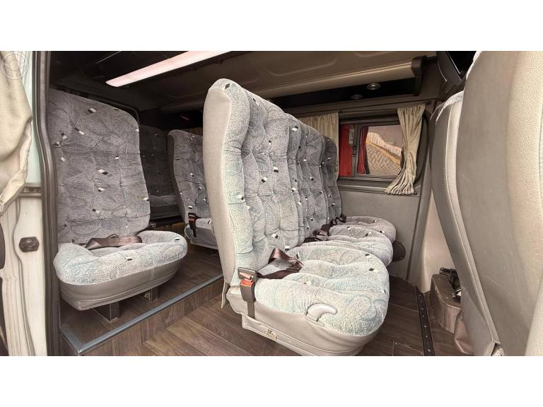 RENAULT - MASTER 2.3 DCI MINIBUS EXECUTIVE L3H2 1 16V DIESEL 4P MANUAL - 2019/2020 - BRANCA - R$ 214.900,00