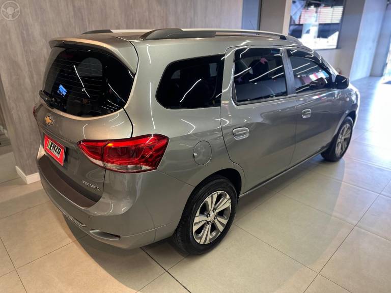 CHEVROLET - SPIN 1.8 PREMIER 8V FLEX 4P AUTOMÁTICO - 2023/2024 - PRATA - R$ 116.900,00