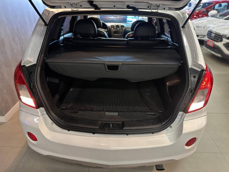 CHEVROLET - CAPTIVA 2.4 FWD SPORT 16V 4P AUTOMÁTICO - 2015/2015 - BRANCA - R$ 59.900,00