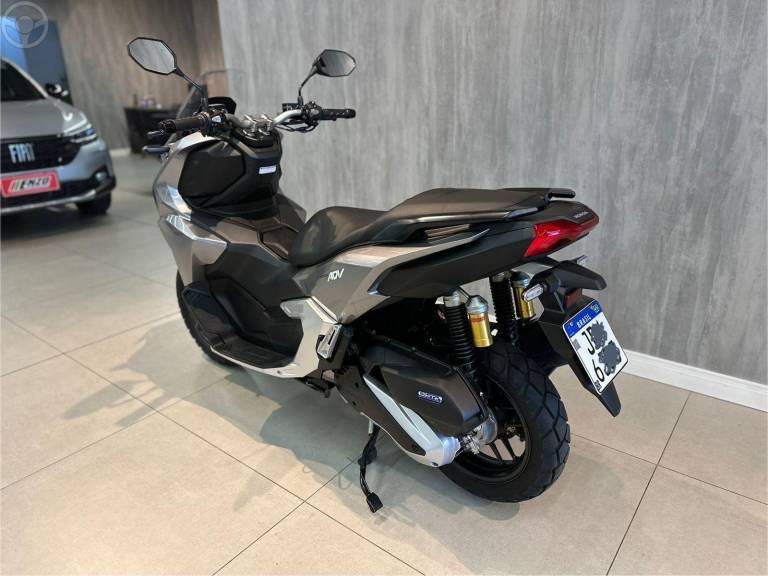 HONDA - X-ADV 750 - 2025/2025 - PRATA - R$ 26.900,00