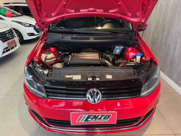 VOLKSWAGEN - FOX 1.6 MI HIGHLINE 8V FLEX 4P MANUAL - 2015/2016 - VERMELHA - R$ 54.900,00