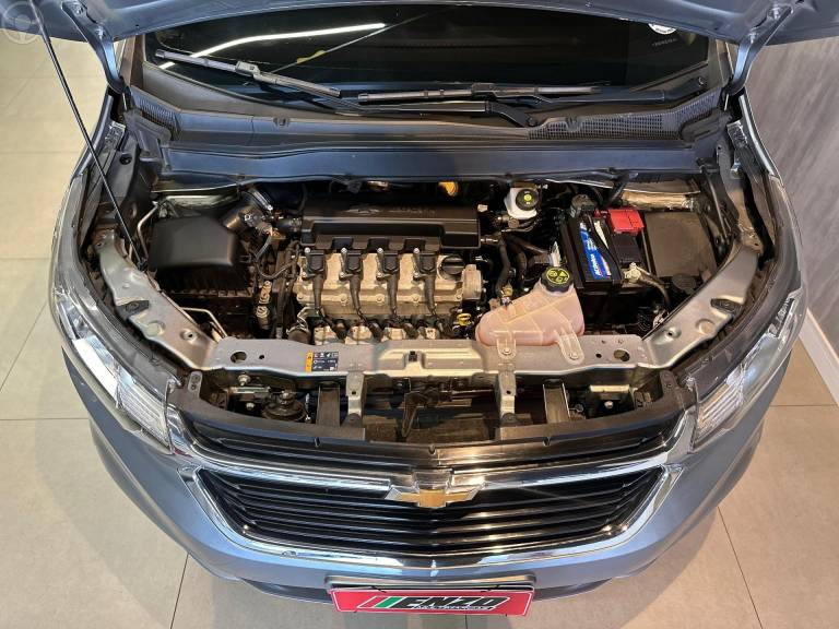 CHEVROLET - SPIN 1.8 PREMIER 8V FLEX 4P AUTOMÁTICO - 2023/2024 - PRATA - R$ 116.900,00