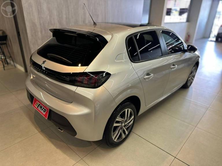 PEUGEOT - 208 1.6 GRIFFE 16V FLEX 4P MANUAL - 2021/2021 - PRATA - R$ 85.900,00