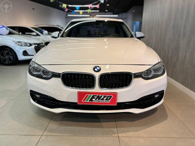 BMW - 320I 2.0 16V TURBO ACTIVE FLEX 4P AUTOMÁTICO - 2018/2018 - BRANCA - R$ 119.900,00