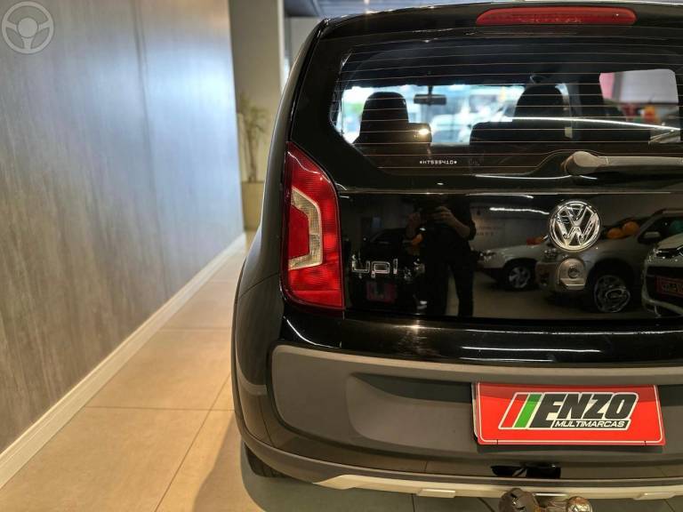 VOLKSWAGEN - UP 1.0 TRACK UP 12V FLEX 4P MANUAL - 2016/2017 - PRETA - R$ 49.900,00