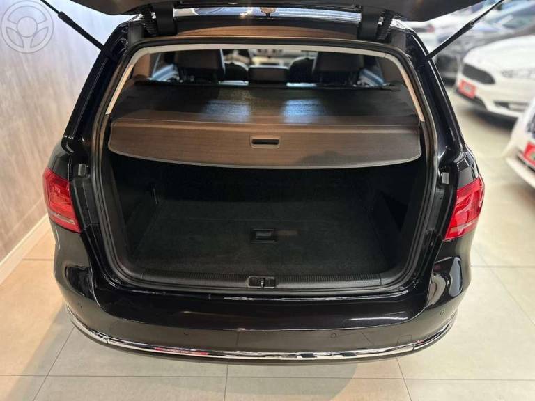 VOLKSWAGEN - PASSAT 2.0 FSI HIGHLINE VARIANT 16V TURBO 4P TIPTRONIC - 2011/2012 - PRETA - R$ 68.900,00