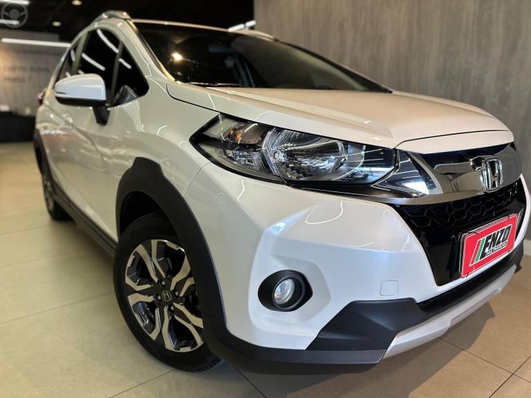 HONDA - WRV 1.5 16V FLEXONE EX CVT - 2017/2018 - BRANCA - R$ 85.900,00
