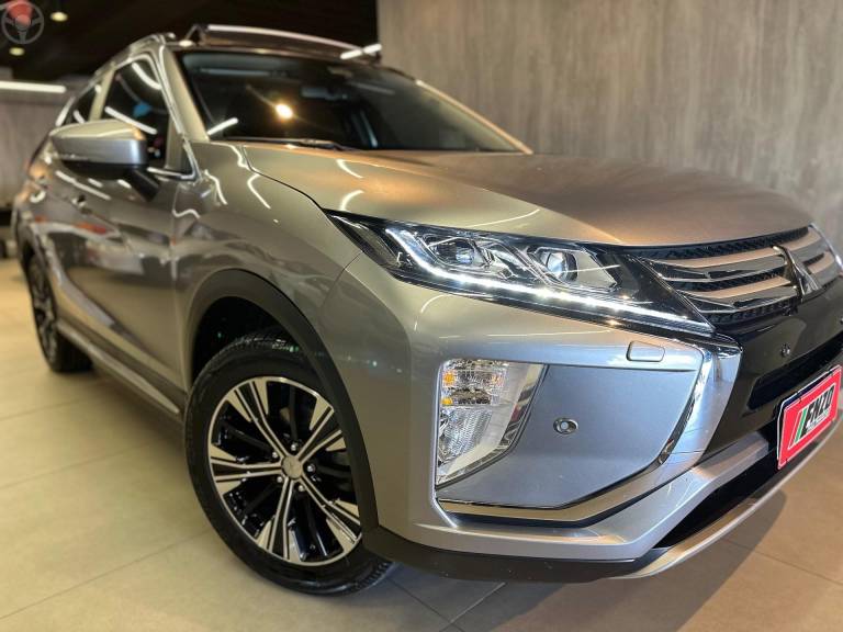 MITSUBISHI - ECLIPSE CROSS 1.5 HPE-S 16V 4P AUTOMÁTICO - 2021/2022 - PRATA - R$ 134.900,00