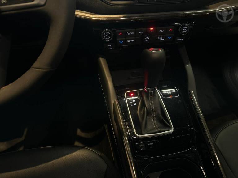 JEEP - COMMANDER 1.3 LIMITED T270 16V 4X2 TURBO FLEX 4P AUTOMÁTICO - 2025/2025 - BRANCA - R$ 203.900,00