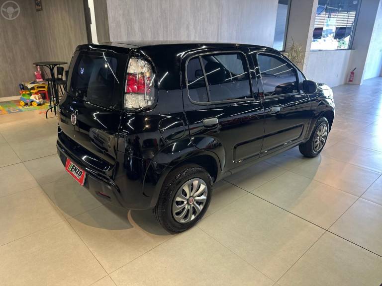 FIAT - UNO 1.0 EVO ATTRACTIVE 8V FLEX 4P MANUAL - 2018/2019 - PRETA - R$ 42.900,00