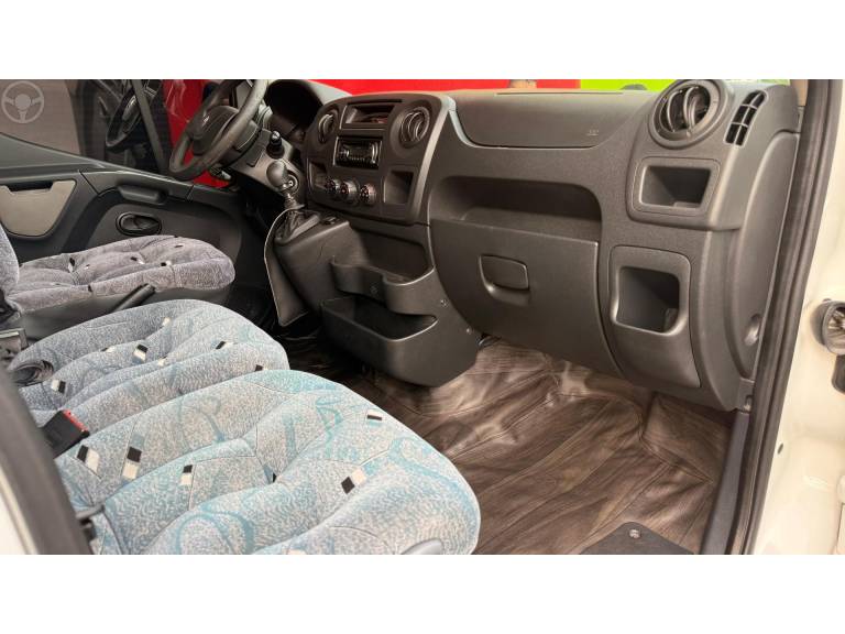 RENAULT - MASTER 2.3 DCI MINIBUS EXECUTIVE L3H2 1 16V DIESEL 4P MANUAL - 2019/2020 - BRANCA - R$ 214.900,00