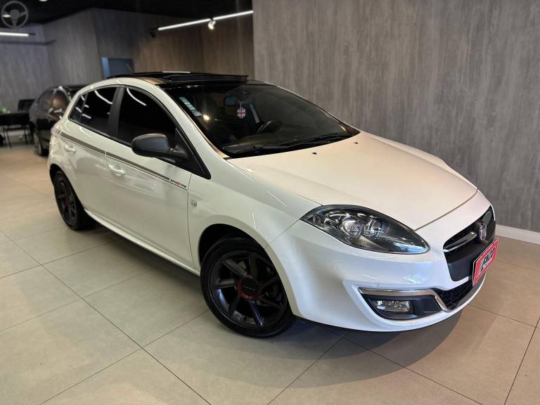 FIAT - BRAVO 1.8 SPORTING 16V FLEX 4P AUTOMATIZADO - 2016/2016 - BRANCA - R$ 58.900,00