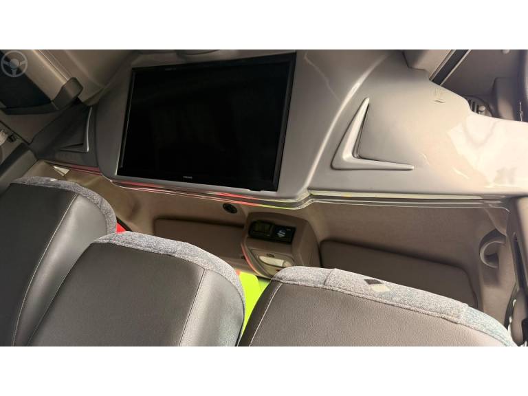 RENAULT - MASTER 2.3 DCI MINIBUS EXECUTIVE L3H2 1 16V DIESEL 4P MANUAL - 2019/2020 - BRANCA - R$ 214.900,00