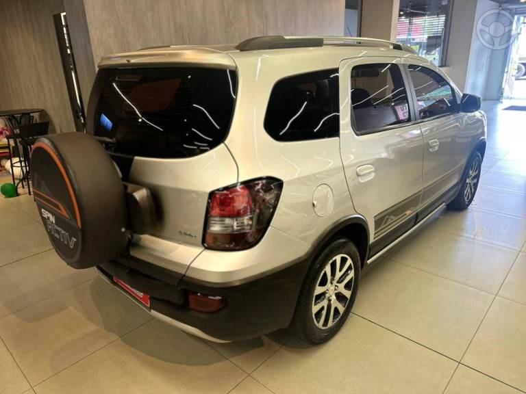 CHEVROLET - SPIN 1.8 ACTIV 8V FLEX 4P AUTOMÁTICO - 2015/2016 - PRATA - R$ 61.900,00