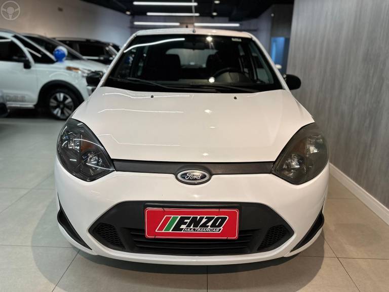 FORD - FIESTA 1.0 MPI CLASS HATCH 8V FLEX 4P MANUAL - 2011/2012 - BRANCA - R$ 28.900,00