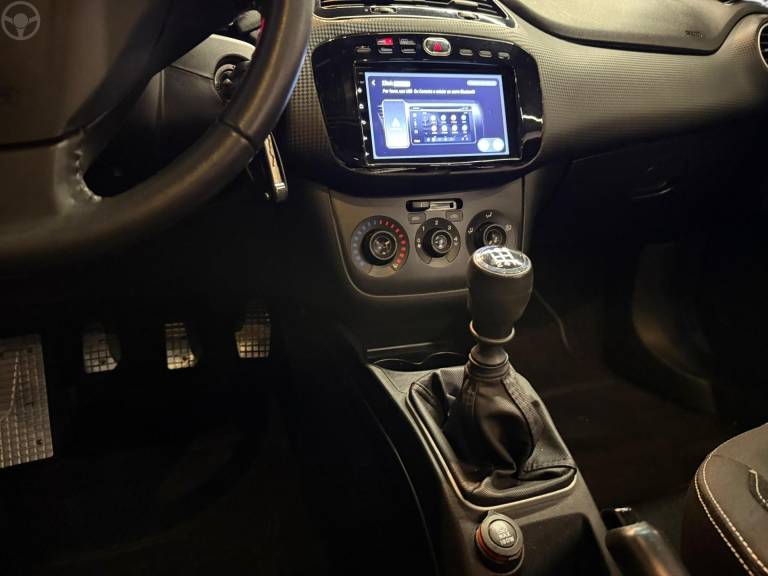 FIAT - PUNTO 1.8 BLACKMOTION 16V FLEX 4P MANUAL - 2013/2014 - PRETA - R$ 49.900,00