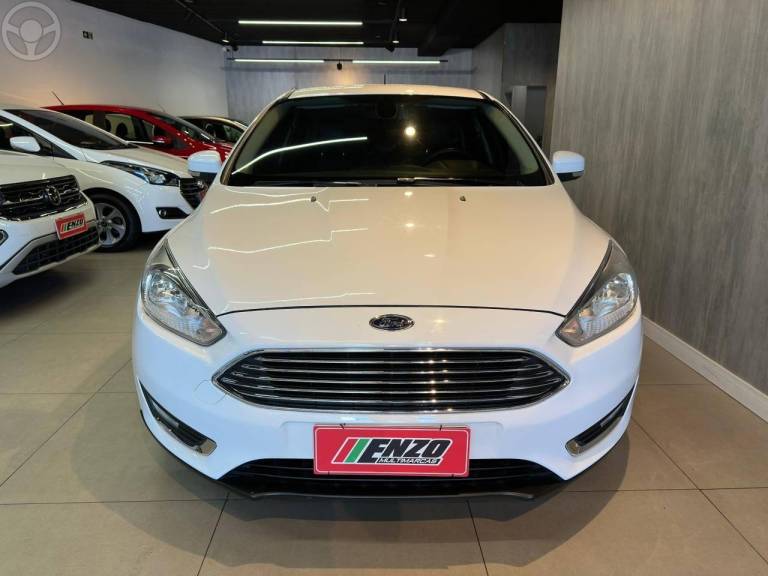 FORD - FOCUS 2.0 TITANIUM FASTBACK 16V FLEX 4P AUTOMÁTICO - 2015/2016 - BRANCA - R$ 65.900,00