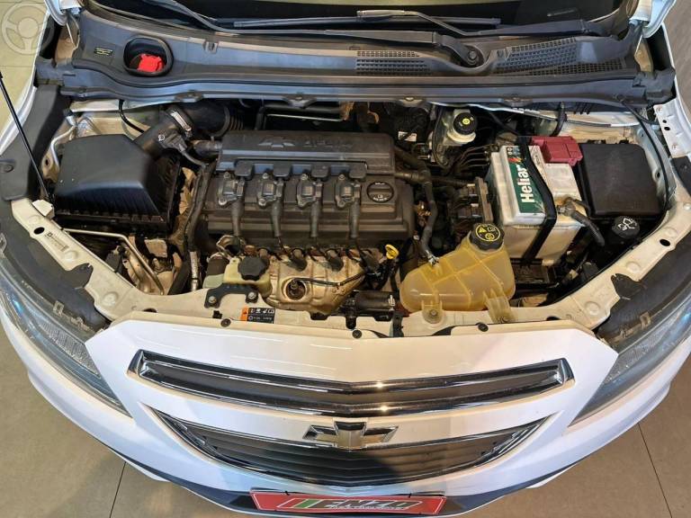 CHEVROLET - ONIX 1.4 MPFI LTZ 8V FLEX 4P MANUAL - 2014/2014 - BRANCA - R$ 53.900,00